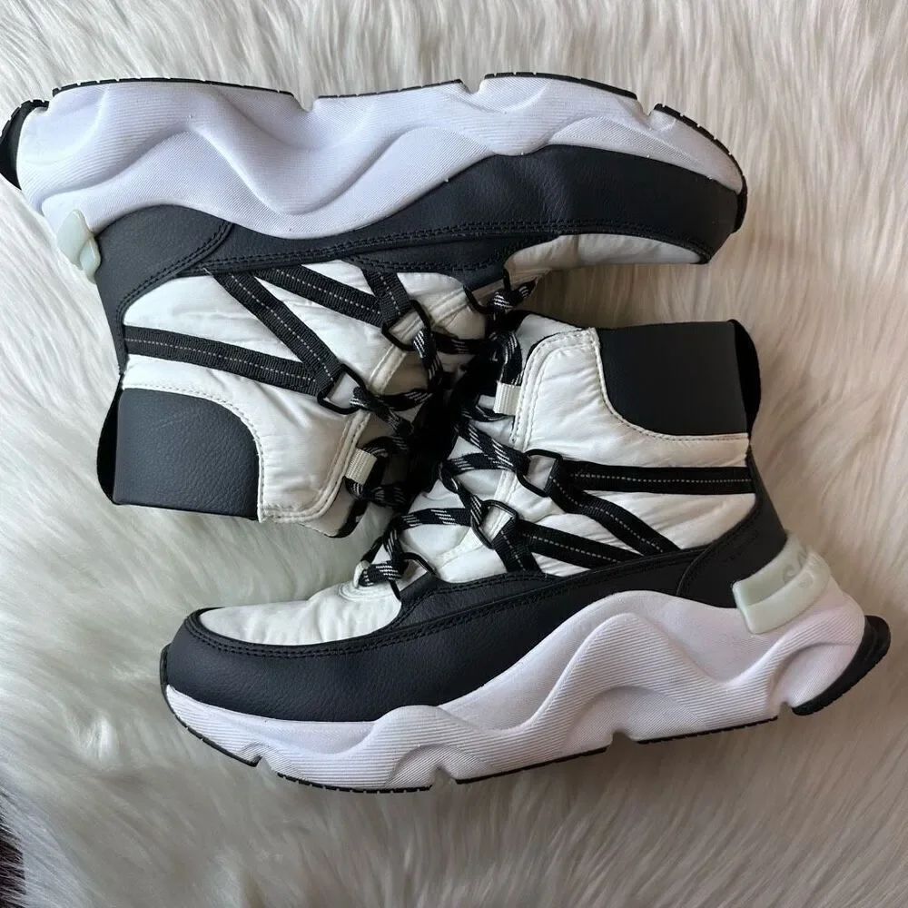 Sorel Kinetic RNEGD Storm Boot Waterproof Sneaker Boots Size 9.5